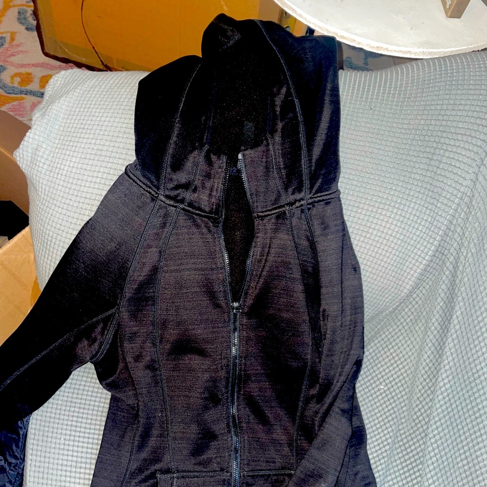 MEDIUM VELOCITY LIGHTWEIGHT JACKET